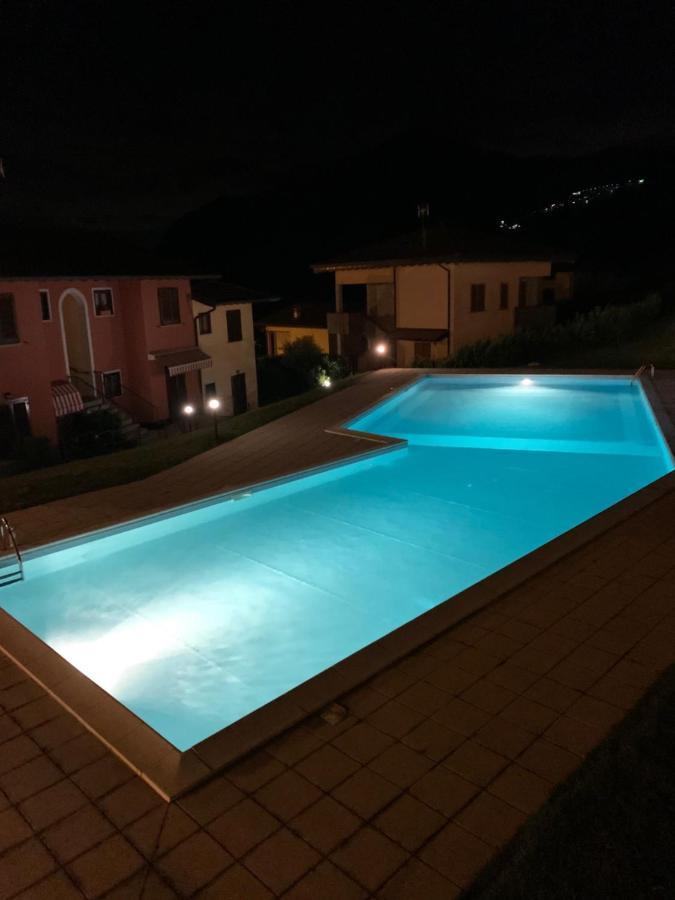 Villa Mirella: Casa Vista Lago Con Piscina Riva di Solto Exteriér fotografie