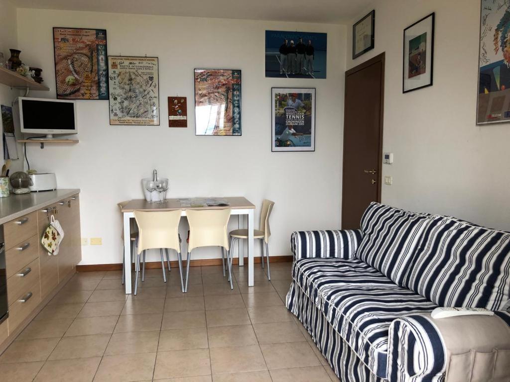 Villa Mirella: Casa Vista Lago Con Piscina Riva di Solto Exteriér fotografie